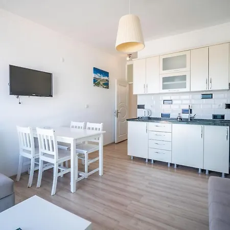 Yali Suites *