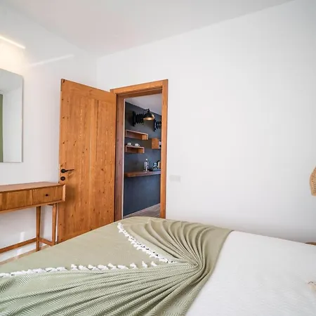 Yali Suites 住宿加早餐酒店 *